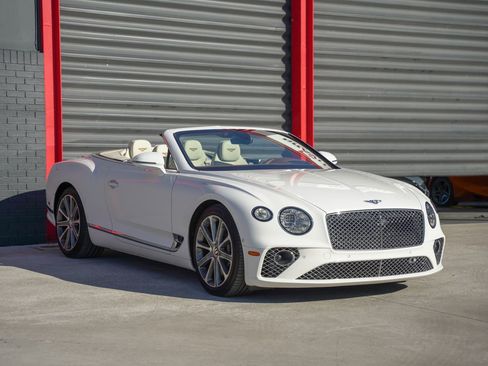 Used 2020 Bentley Continental GT image 2