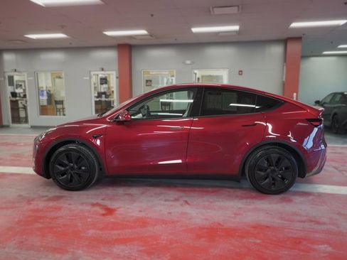 Used 2025 Tesla Model Y Long Range image 4