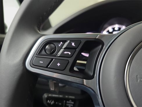 Used 2023 Porsche Cayenne GTS image 20