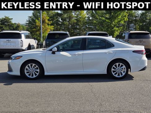 Used 2021 Toyota Camry LE FWD image 4