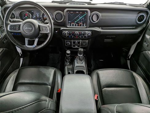 Used 2022 Jeep Wrangler Unlimited Sahara w/ Cold Weather Group image 28