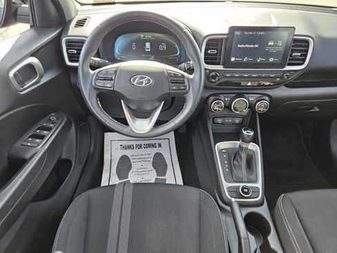 Used 2025 Hyundai Venue SEL image 12