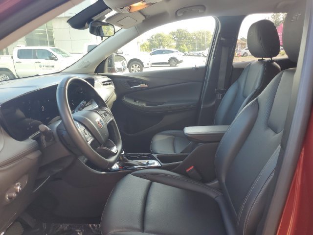 Used 2024 Buick Encore GX Sport Touring w/ Advanced Technology Package FWD image 14