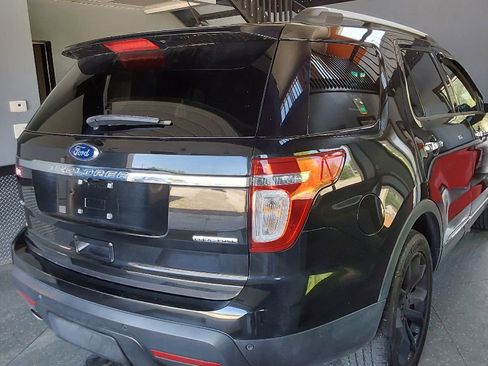 Used 2014 Ford Explorer XLT w/ Equipment Group 202A FWD image 9