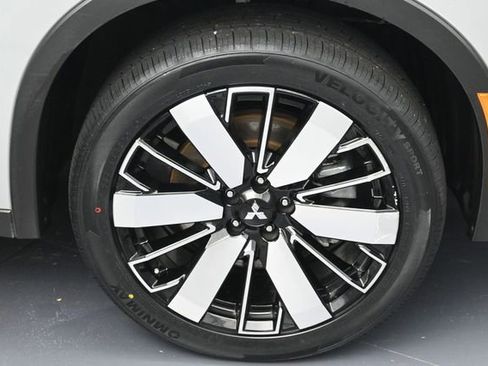 Used 2025 Mitsubishi Outlander SE AWD/4WD image 6