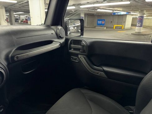 Used 2015 Jeep Wrangler Sport w/ Quick Order Package 24S AWD/4WD image 24
