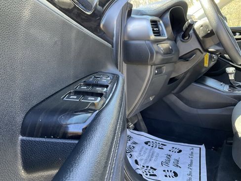 Used 2020 Kia Sorento AWD V6 image 21