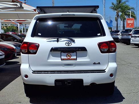 Used 2018 Toyota Sequoia TRD Sport AWD/4WD image 5