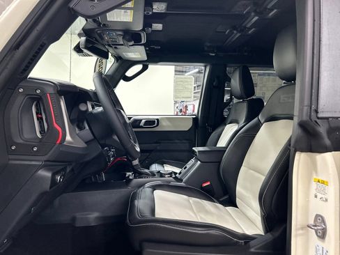 New 2026 Ford Bronco Outer Banks w/ Sasquatch Package AWD/4WD image 10