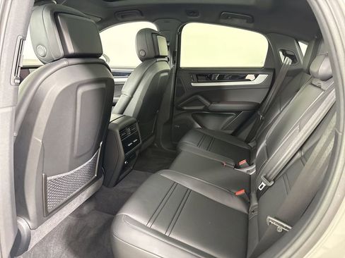 Certified 2025 Porsche Cayenne S image 25