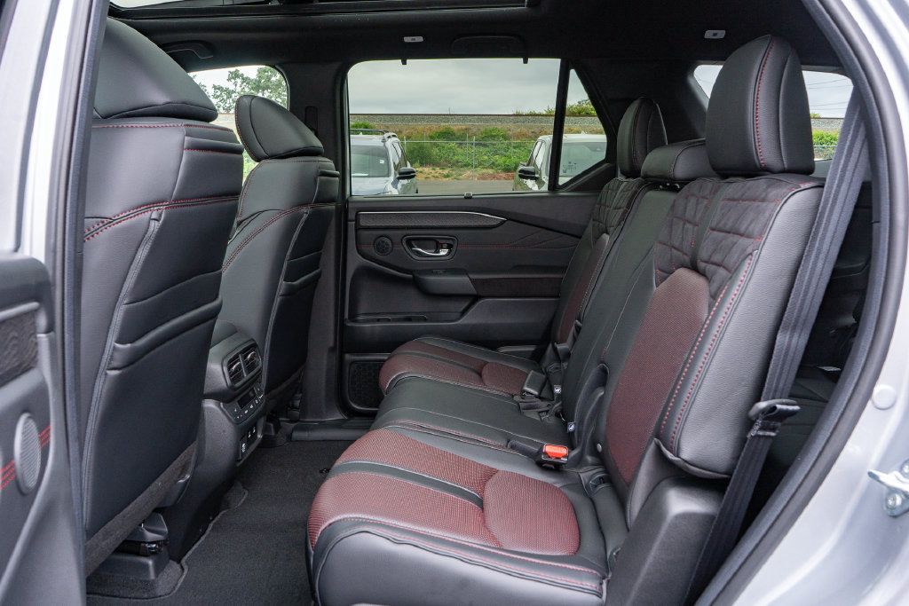 New 2026 Honda Pilot Black Edition image 11