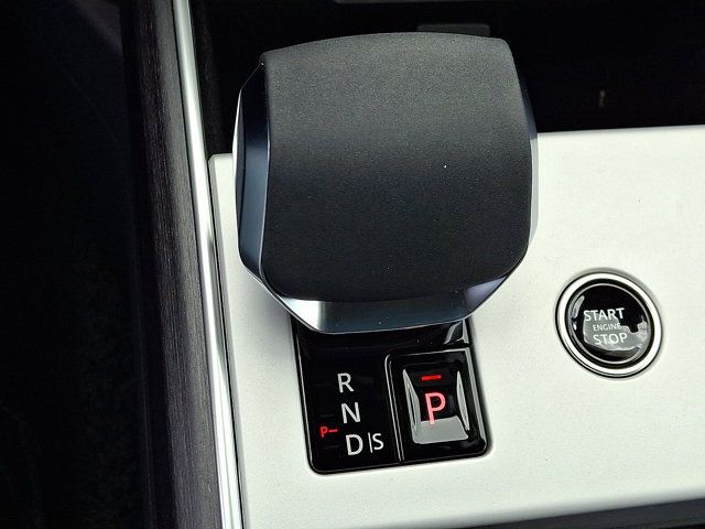 Used 2025 Land Rover Range Rover Long Wheelbase SE AWD/4WD image 16