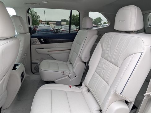New 2026 Buick Enclave Avenir w/ Super Cruise Package AWD/4WD image 36