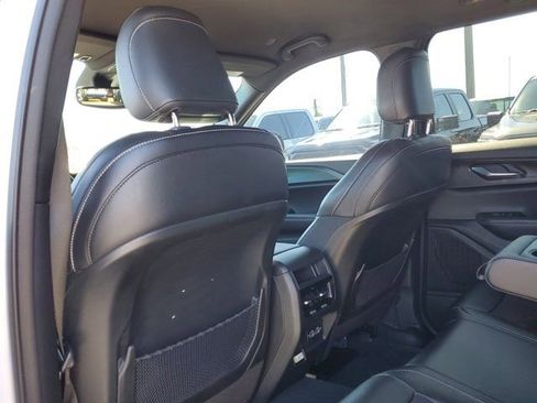 Used 2023 Jeep Grand Cherokee Altitude image 15