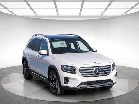 New 2026 Mercedes-Benz GLB 250 4MATIC image 5