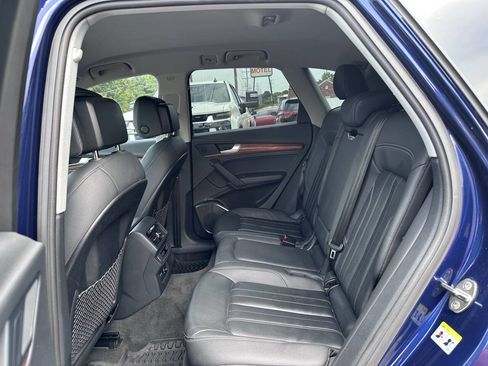 Used 2021 Audi Q5 2.0T Premium Plus w/ Premium Plus Package AWD/4WD image 16