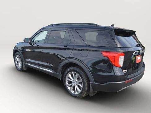 Used 2020 Ford Explorer XLT w/ Equipment Group 202A AWD/4WD image 4
