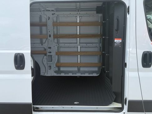 Used 2025 RAM ProMaster 2500 w/ U-Haul Equipment Group FWD image 13