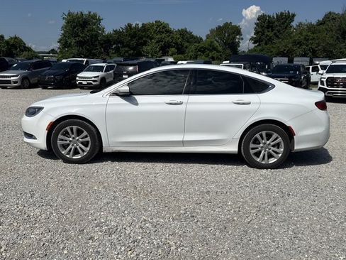Used 2015 Chrysler 200 Limited FWD image 3