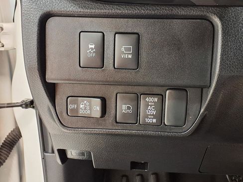 Used 2023 Toyota Tacoma Limited image 25