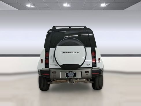 Used 2022 Land Rover Defender 110 X-Dynamic SE image 10