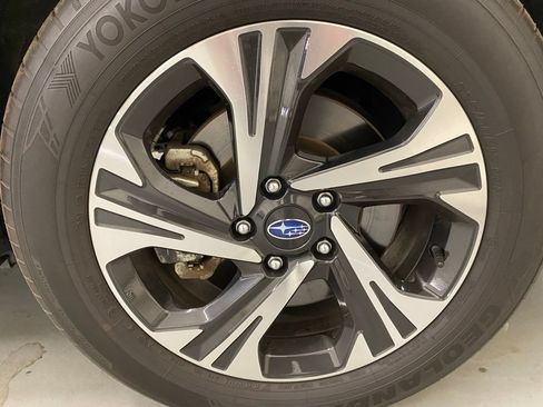Used 2025 Subaru Crosstrek 2.5i Premium AWD/4WD image 24