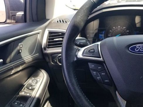 Used 2024 Ford Edge SEL AWD/4WD image 25