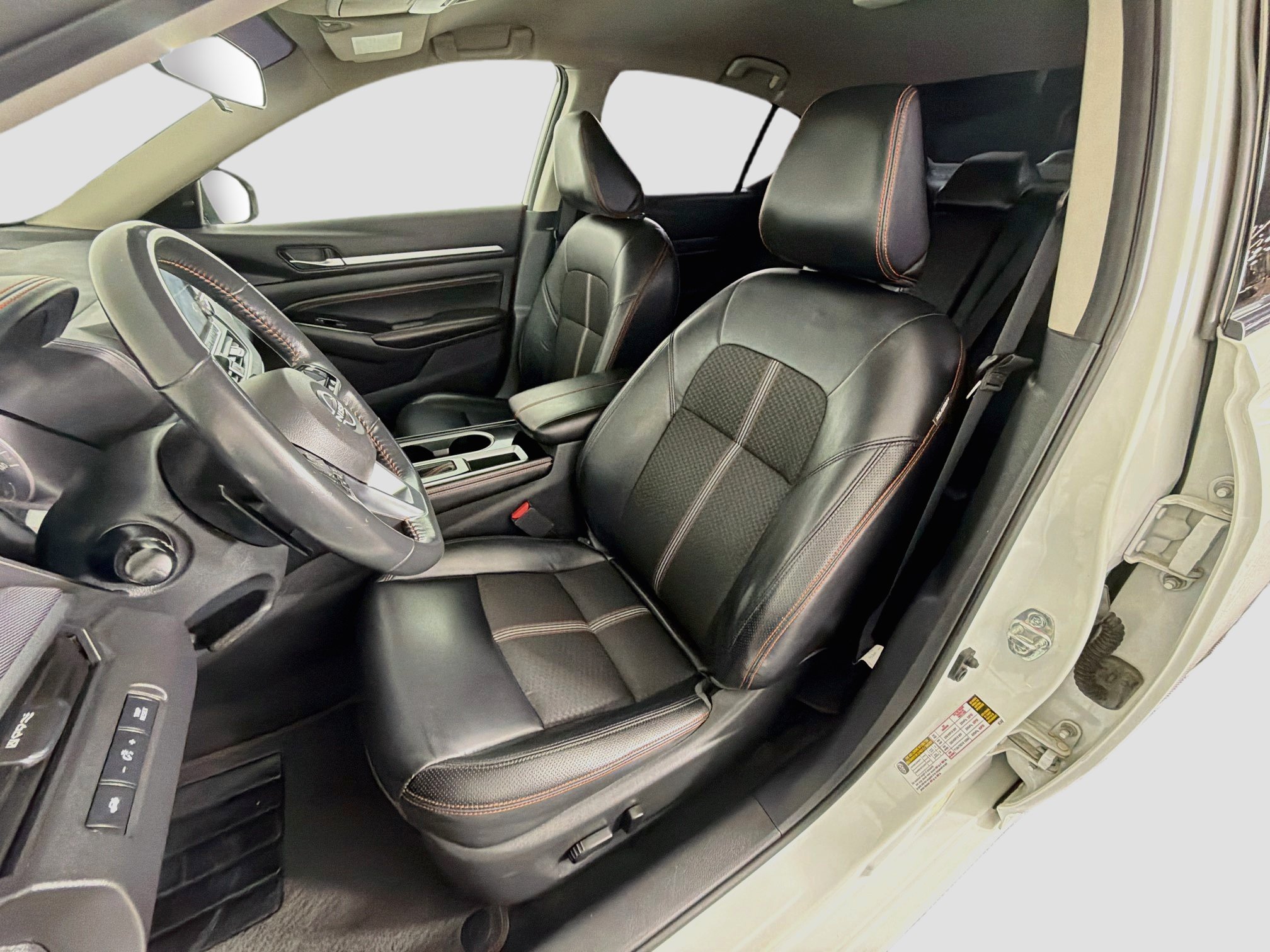 Used 2023 Nissan Altima 2.5 SR FWD image 13