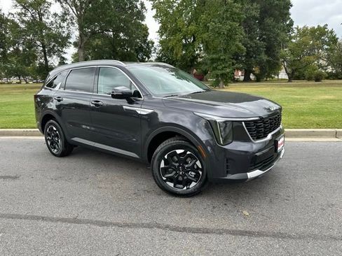 New 2026 Kia Sorento S w/ S Panoramic Sunroof Package image 2