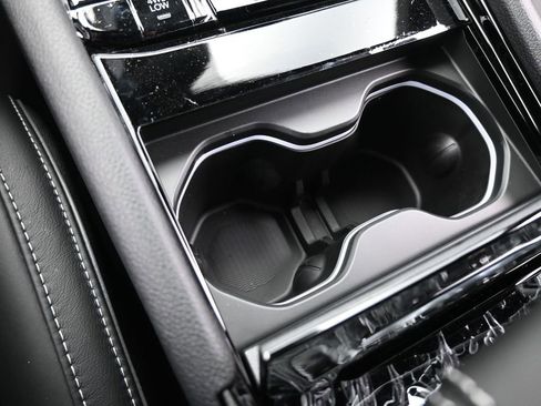 Used 2024 Jeep Grand Cherokee L Overland image 28