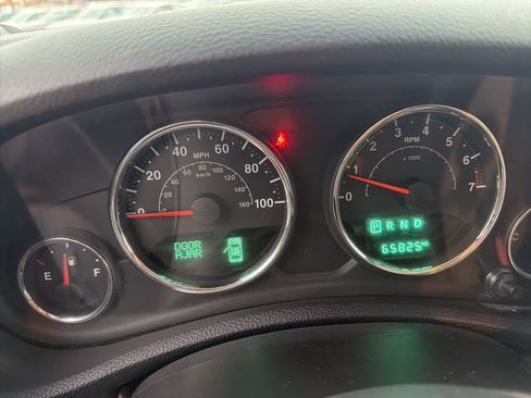 Used 2016 Jeep Wrangler Unlimited Sahara w/ Max Tow Package image 19