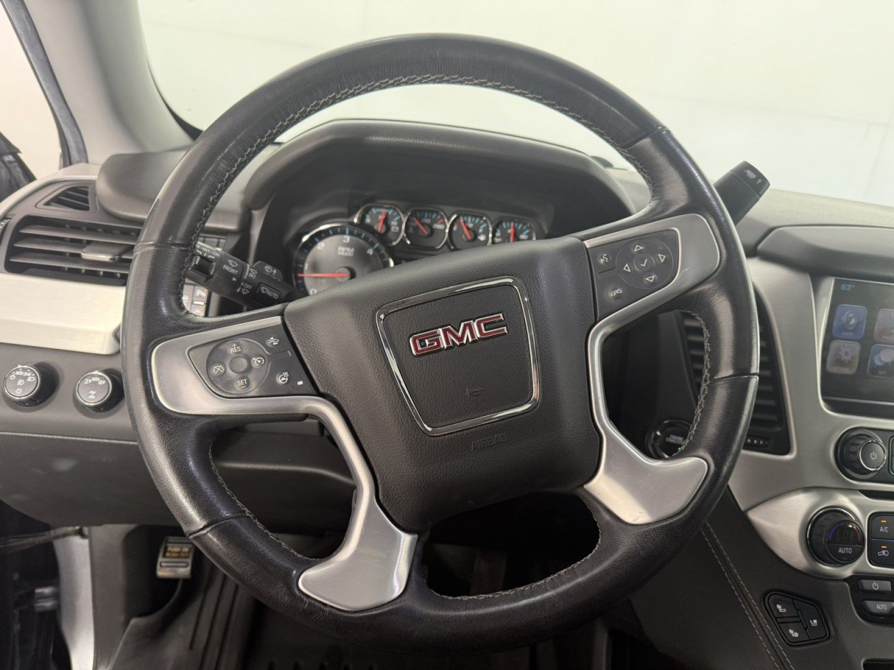 Used 2020 GMC Yukon XL SLT AWD/4WD image 23