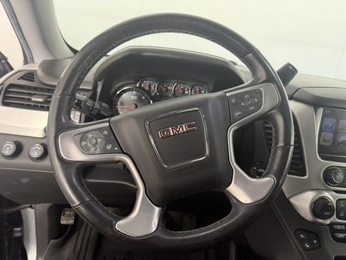 Used 2020 GMC Yukon XL SLT AWD/4WD image 23