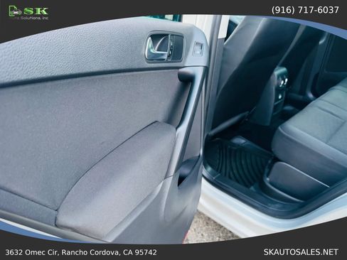 Used 2013 Volkswagen Tiguan S image 28
