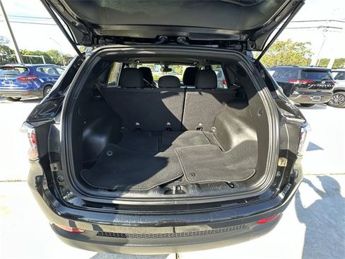 Used 2024 Jeep Compass Sport image 22