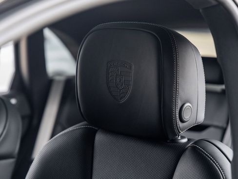 New 2026 Porsche Macan Turbo image 29