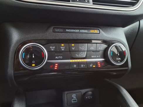 Used 2022 Ford Escape SE w/ Convenience Package image 17