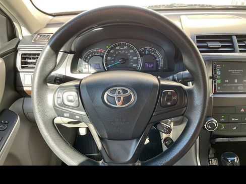 Used 2015 Toyota Camry LE FWD image 3