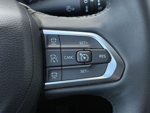 Used 2023 Jeep Compass Latitude w/ Sun and Sound Group AWD/4WD image 31