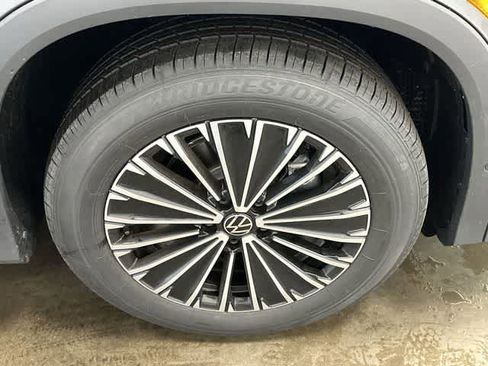 New 2026 Volkswagen Tiguan S FWD image 5