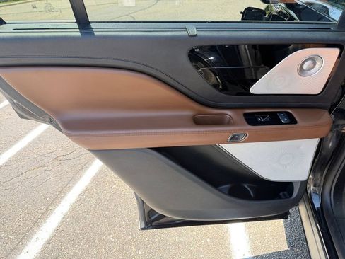 Used 2021 Lincoln Aviator Grand Touring w/ Equipment Group 302A AWD/4WD image 27