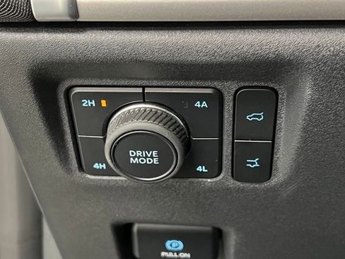 Used 2025 Ford Expedition Active AWD/4WD image 26