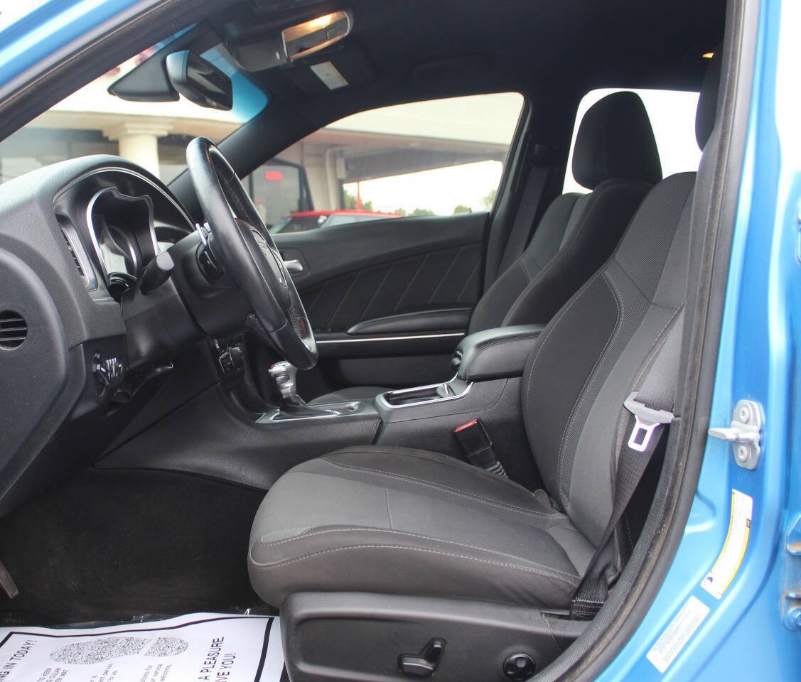 Used 2016 Dodge Charger R/T RWD image 17