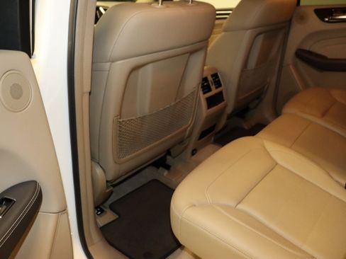 Used 2015 Mercedes-Benz ML 250 BlueTEC 4MATIC image 26