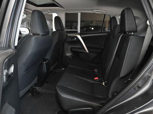 Used 2015 Toyota RAV4 XLE FWD image 34