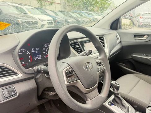 Used 2022 Hyundai Accent SE FWD image 11