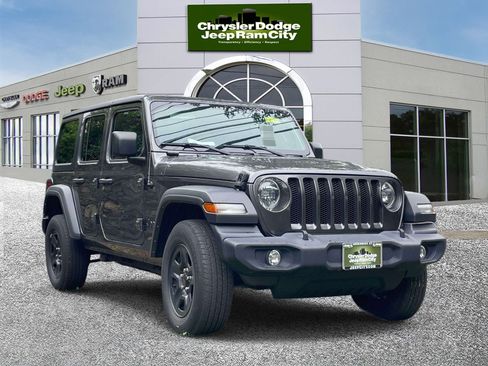 Used 2022 Jeep Wrangler Unlimited Sport AWD/4WD image 4