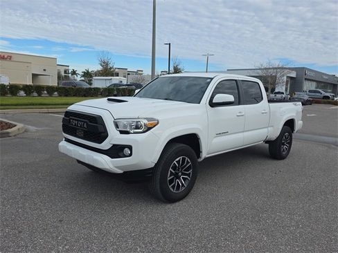 Used 2021 Toyota Tacoma 2WD Double Cab image 2