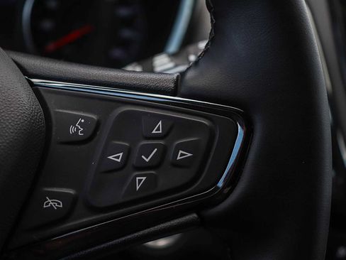 Used 2024 Chevrolet Equinox Premier FWD image 23