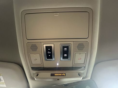 Used 2020 Land Rover Defender 110 SE AWD/4WD image 44